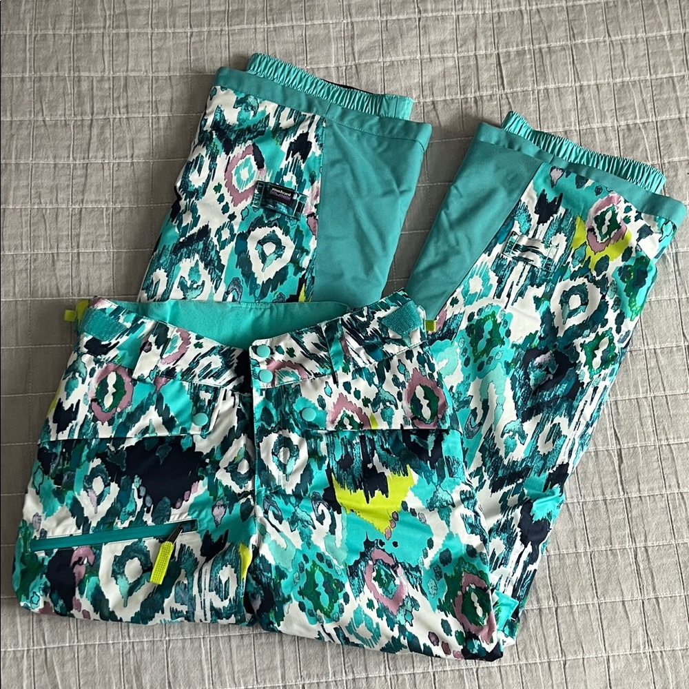 Patagonia Kids Aqua Powder Town Snow Pants, waterproof insulated, like new! Cute